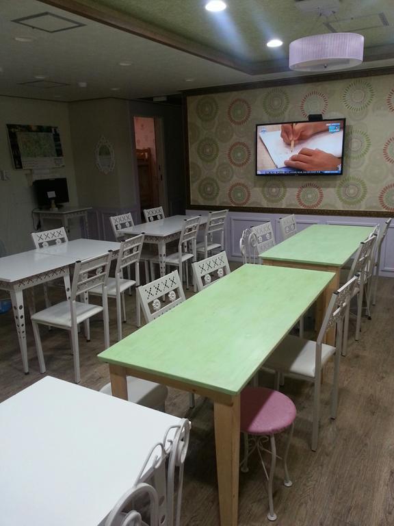 Gyeongju Friend Guesthouse Екстериор снимка